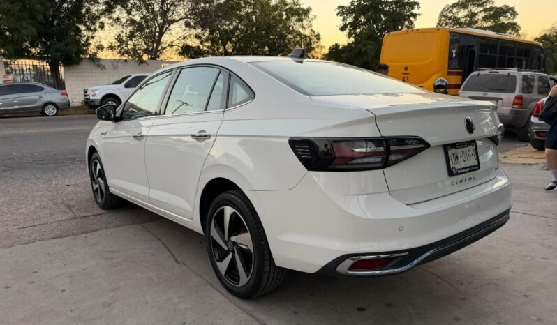 
VOLKSWAGEN VIRTUS HIGHLINE SEDAN 2024 AUT full									