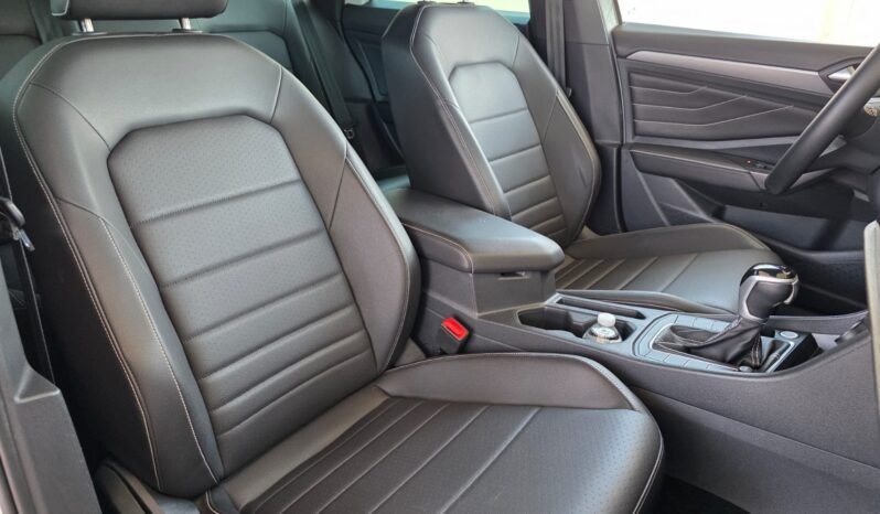 
VOLKSWAGEN JETTA SPORTLINE SEDAN 2024 AUT full									