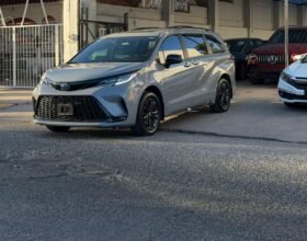 TOYOTA SIENNA XSE SUV 2025 AUT