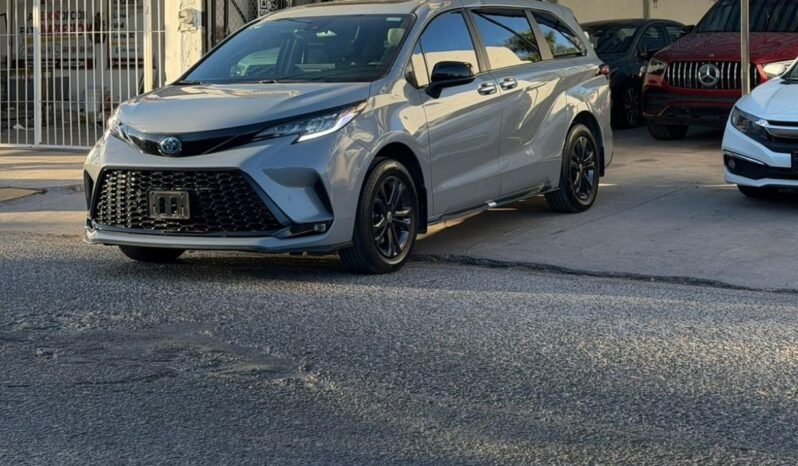 
TOYOTA SIENNA XSE SUV 2025 AUT full									