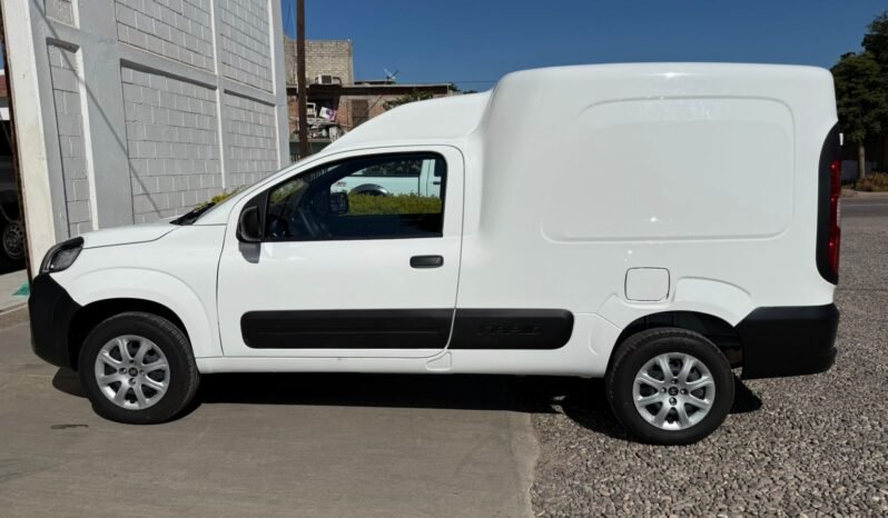 
PEUGEOT PARTNER RAPID SUV 2025 STD full									