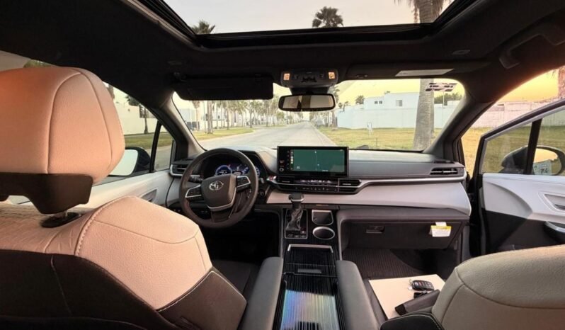 
TOYOTA SIENNA XSE SUV 2025 AUT full									