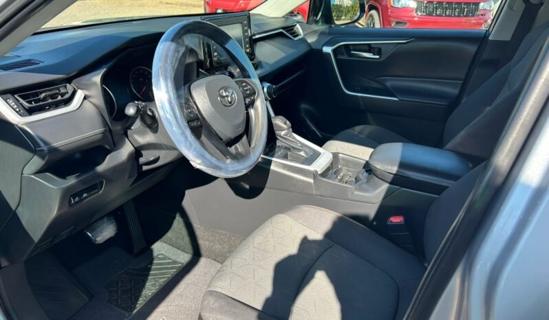 
TOYOTA RAV-4 XLE SUV 2021 AUT full									