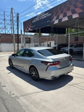 TOYOTA CAMRY SE HEV SEDAN 2024 AUT