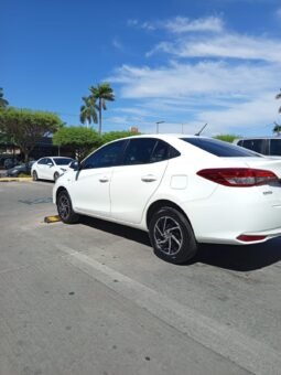 TOYOTA YARIS SEDAN 2022 AUT