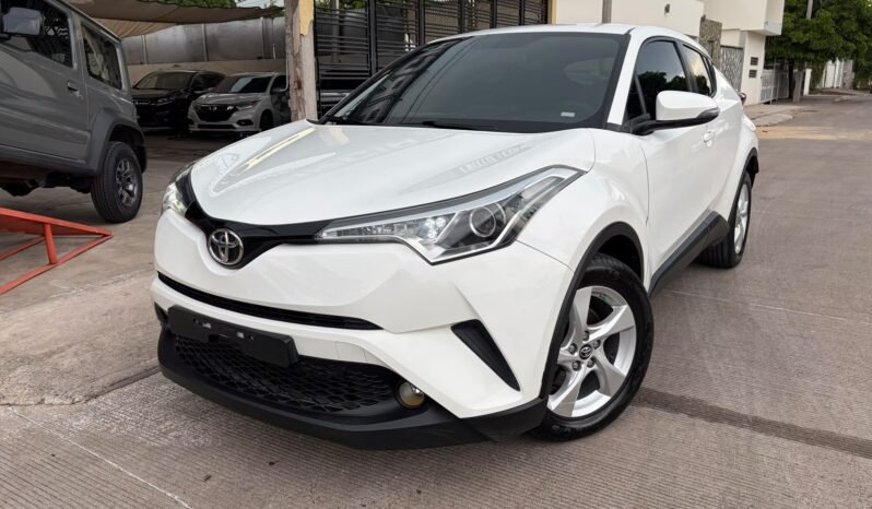 
TOYOTA CH-R SUV 2019 AUT full									