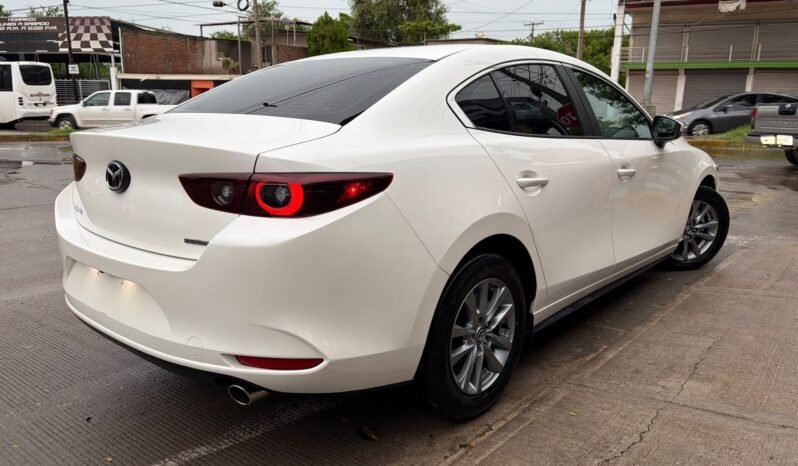 
MAZDA 3 SEDAN 2023 AUT full									