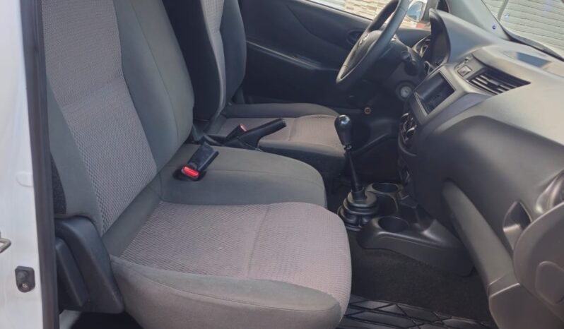 
NISSAN NP300 REDILAS PICK UP 2018 STD full									