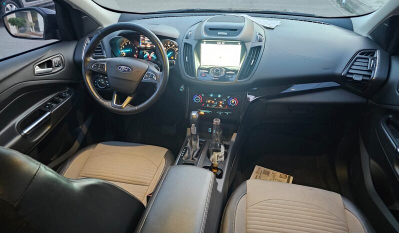 
FORD ESCAPE TITANIUM SUV 2017 AUT full									