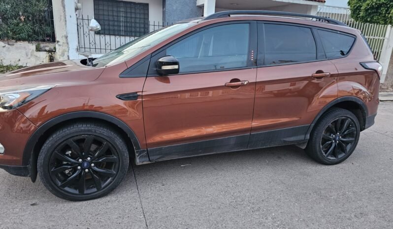 
FORD ESCAPE TITANIUM SUV 2017 AUT full									