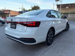 VOLKSWAGEN JETTA CONFORTLINE SEDAN 2025 AUT