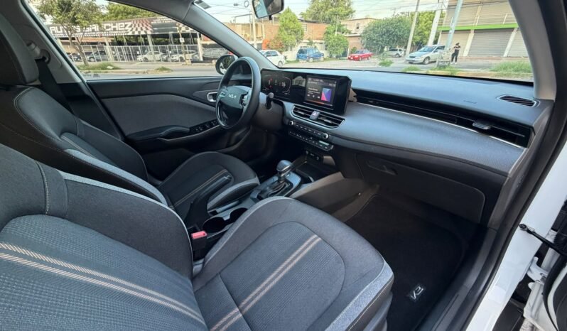 
KIA K3 EX SEDAN 2024 AUT full									