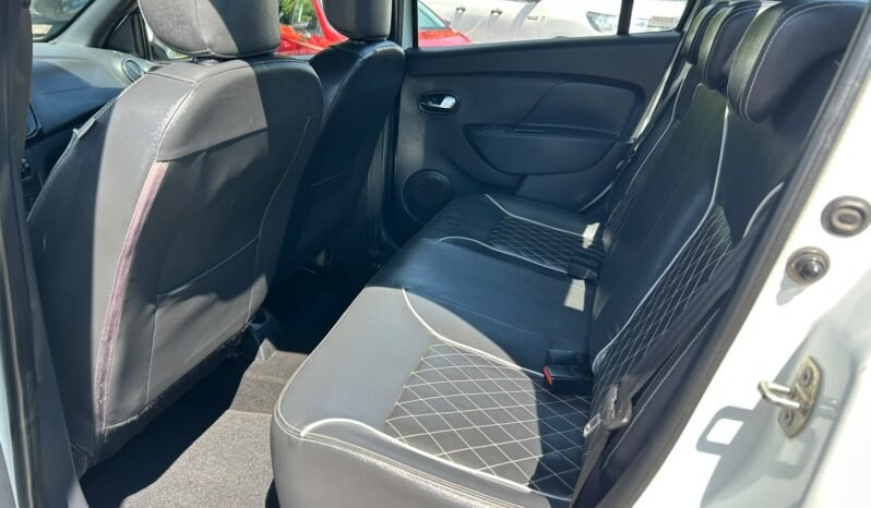 
RENAULT LOGAN SEDAN 2023 STD full									