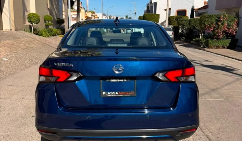 
NISSAN VERSA PLATINUM SEDAN 2021 AUT full									