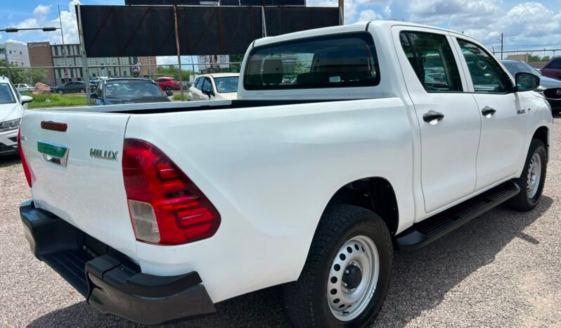 
TOYOTA HILUX BASE PICK UP 2023 STD full									